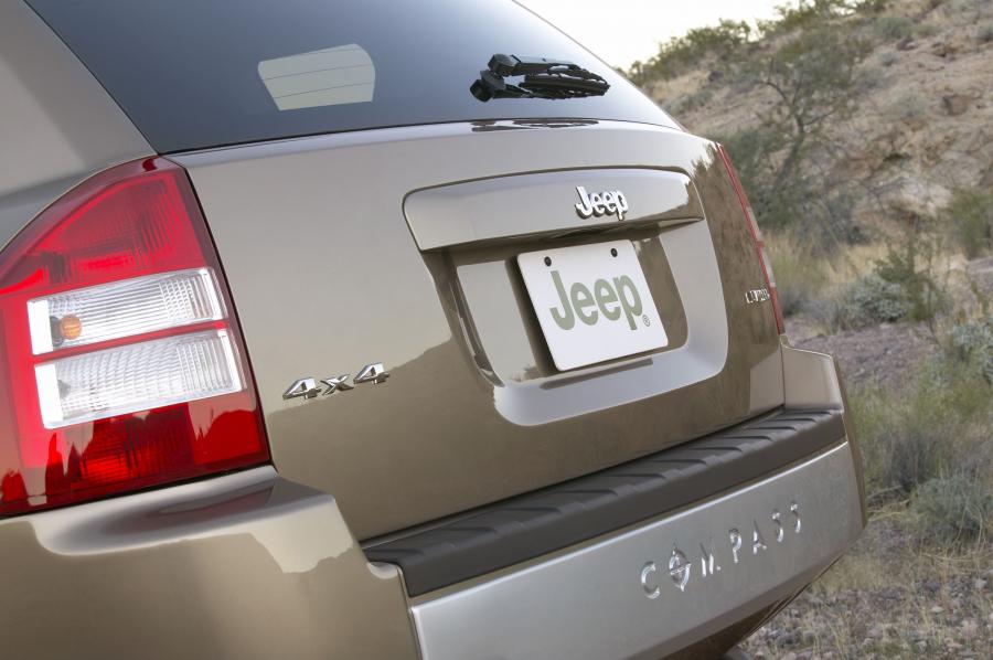  Jeep Compass 2007 года  (фото 18 из 100)